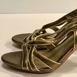 Nine West “Sherar“ Metallic Copper Leather Heels Pumps